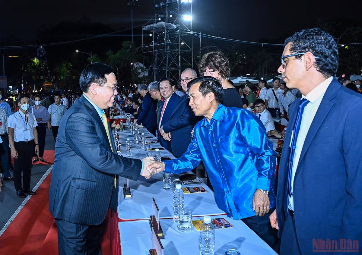 Khai mạc Lễ hội Hoa Phượng Đỏ - Hải Phòng năm 2022 -0