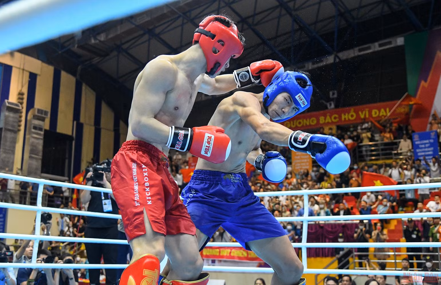 Kick boxing giành thêm năm huy chương vàng giúp Việt Nam dẫn đầu bảng tổng sắp SEA Games 31 -0