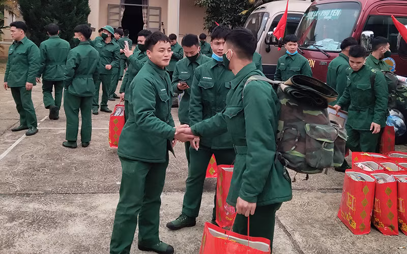 Sơn La tiễn quân nhân hoàn thành nghĩa vụ quân sự tại ngũ -0