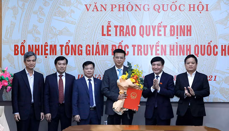 Tổng Thư ký Quốc hội, Chủ nhiệm Văn phòng Quốc hội Bùi Văn Cường trao quyết định bổ nhiệm Tổng Giám đốc Truyền hình Quốc hội Việt Nam -0