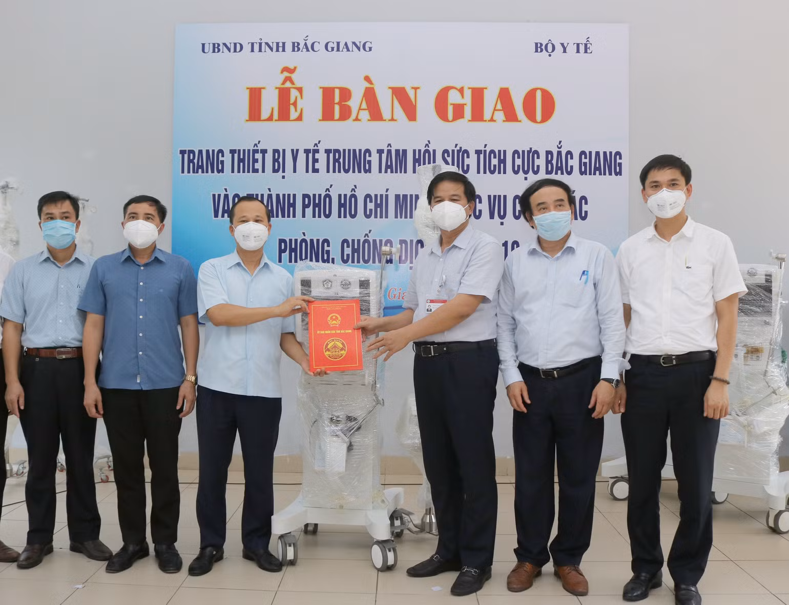 Chuyến tàu đặc biệt chi viện trang thiết bị hiện đại cho TP Hồ Chí Minh -0