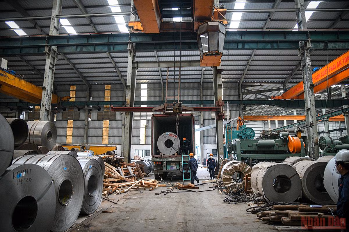 Các doanh nghiệp trong nước nỗ lực vượt khó, tăng đà phục hồi -0