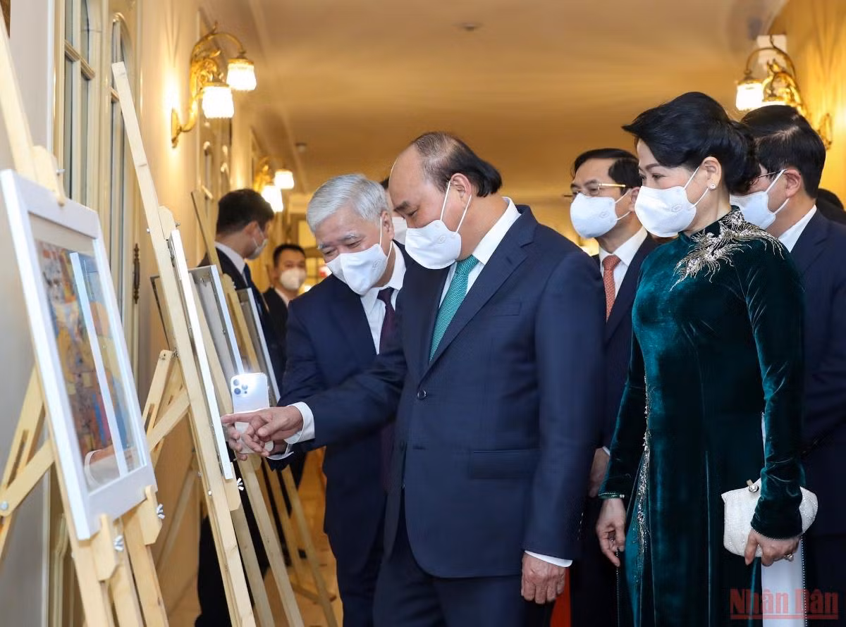 Chủ tịch nước Nguyễn Xuân Phúc dự chương trình Xuân Quê hương 2022 -0