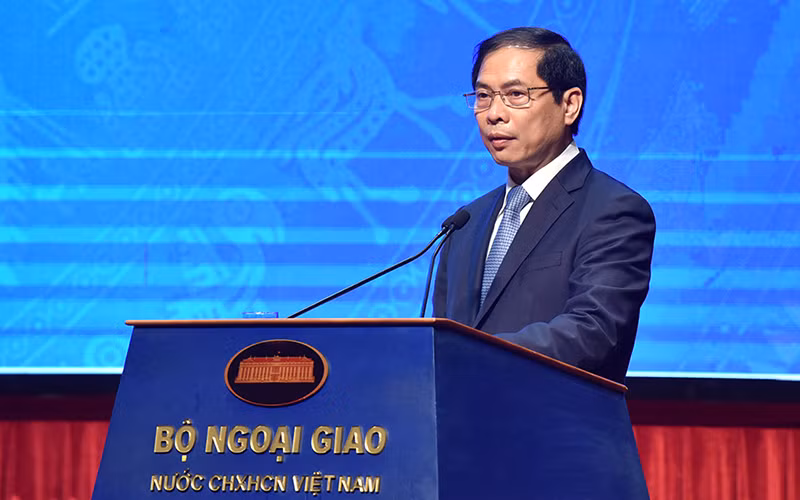 Tiếp tục phát huy vai trò tiên phong của đối ngoại -0