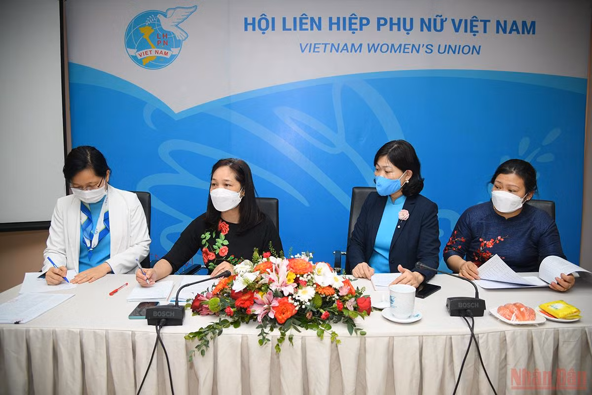 Phụ nữ toàn quốc hưởng ứng “Tuần lễ áo dài” -0