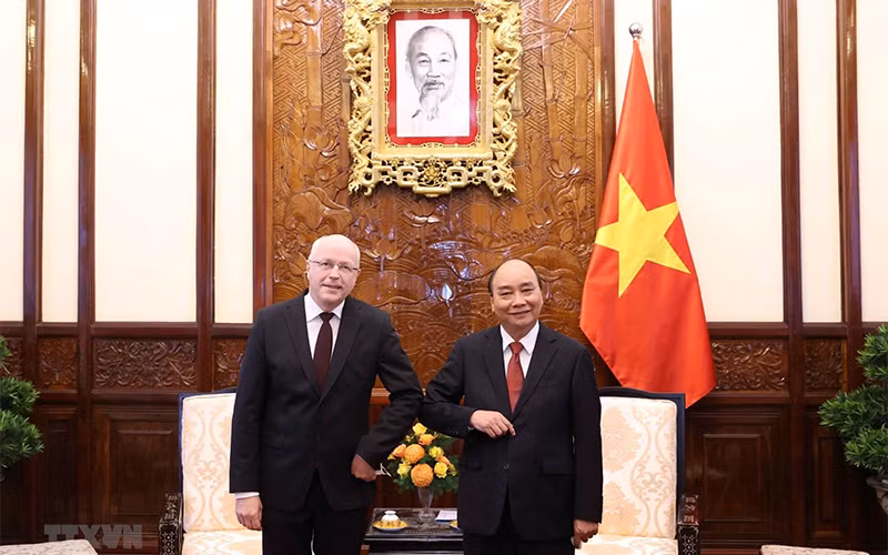 Chủ tịch nước tiếp Đại sứ các nước Uruguay, Phần Lan và Áo -0