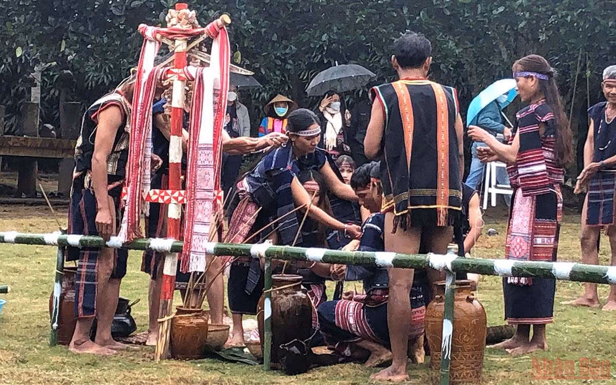 Độc đáo lễ cưới người Ba Na -0