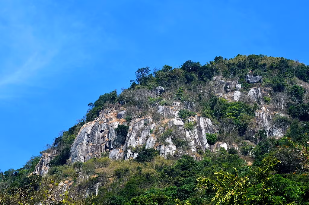 Khám phá danh thắng núi Bà Đen - Tây Ninh -0
