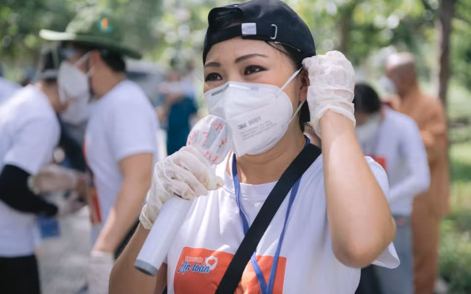 Các nghệ sĩ cổ vũ tinh thần chống dịch Covid-19 -0