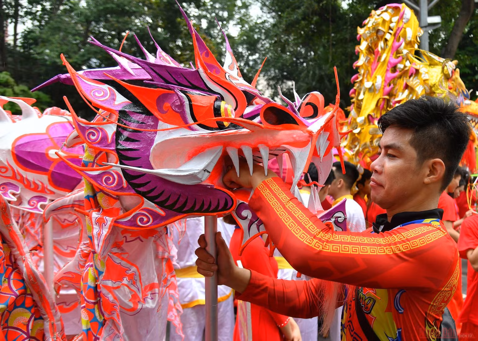 Rực rỡ sắc màu tại Liên hoan nghệ thuật Múa Rồng Hà Nội -0