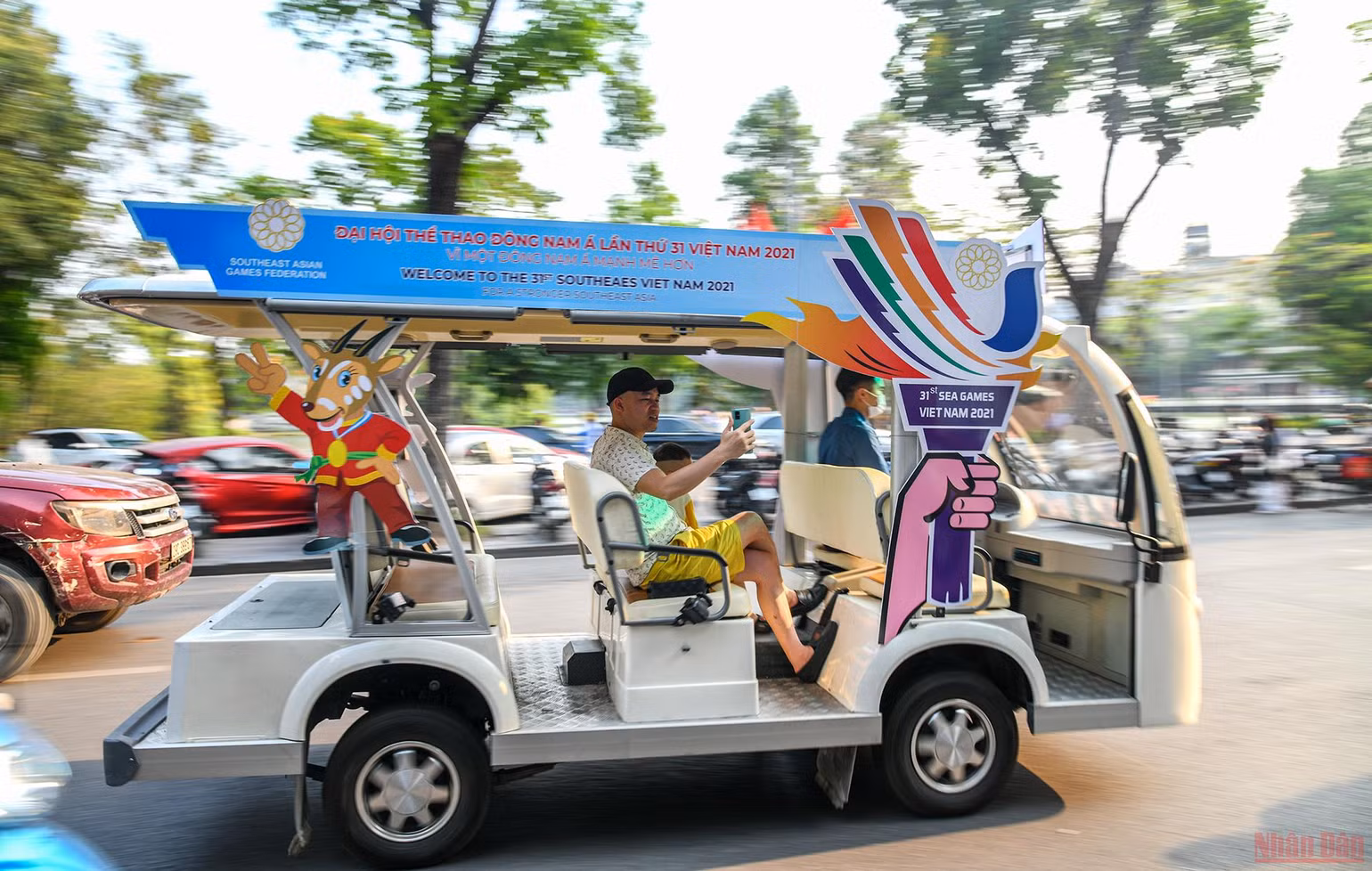 Đường phố Hà Nội trang hoàng chào đón SEA Games 31 -0