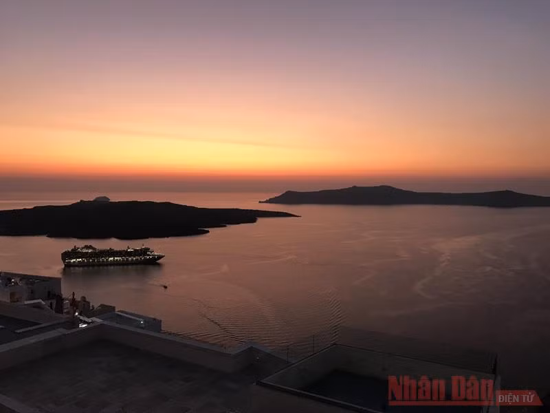Kỳ 8: Santorini - Lạc lối ở thiên đường -0