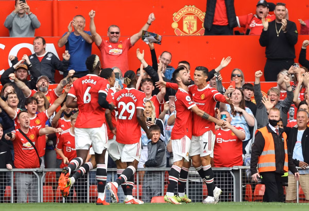 Cận cảnh Ronaldo lập cú đúp trong ngày ra mắt Man United -0