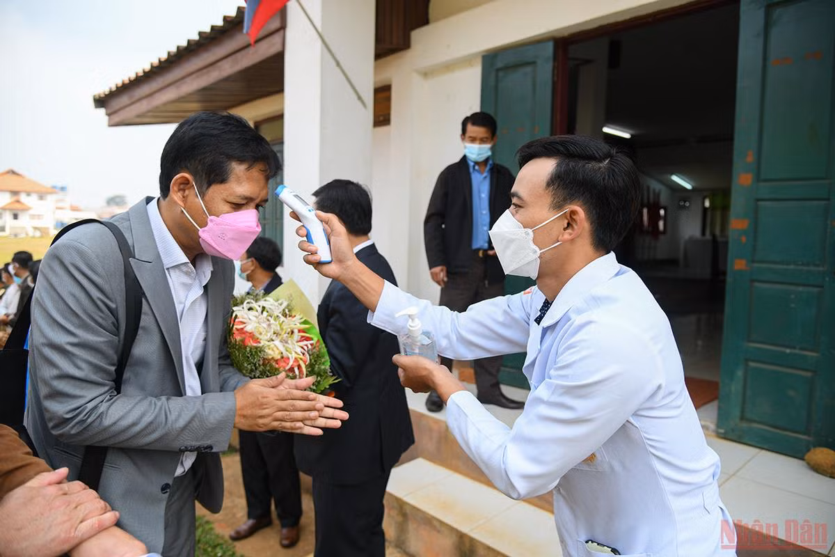 Quan hệ hữu nghị đặc biệt Việt - Lào: Tết của bạn là Tết của mình -0