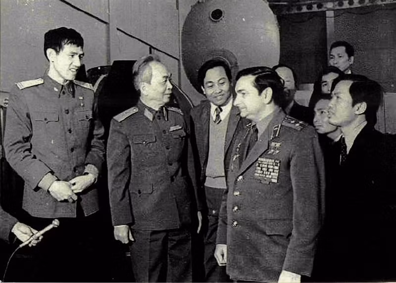 Người ghi dấu ấn đậm nét trong nền khoa học - công nghệ vũ trụ Việt Nam -0