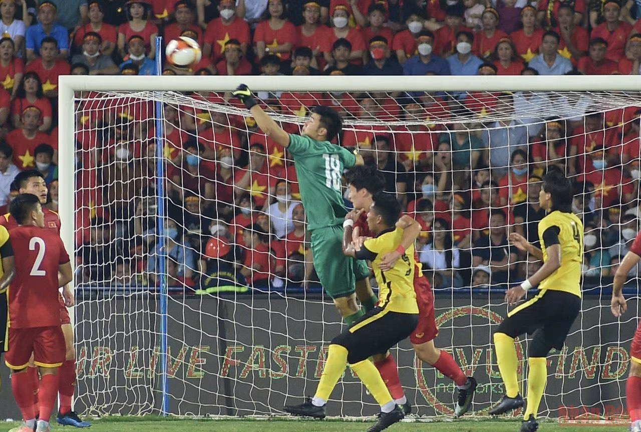 Những pha bóng hấp dẫn trong chiến thắng bán kết đầy cảm xúc của U23 Việt Nam -0