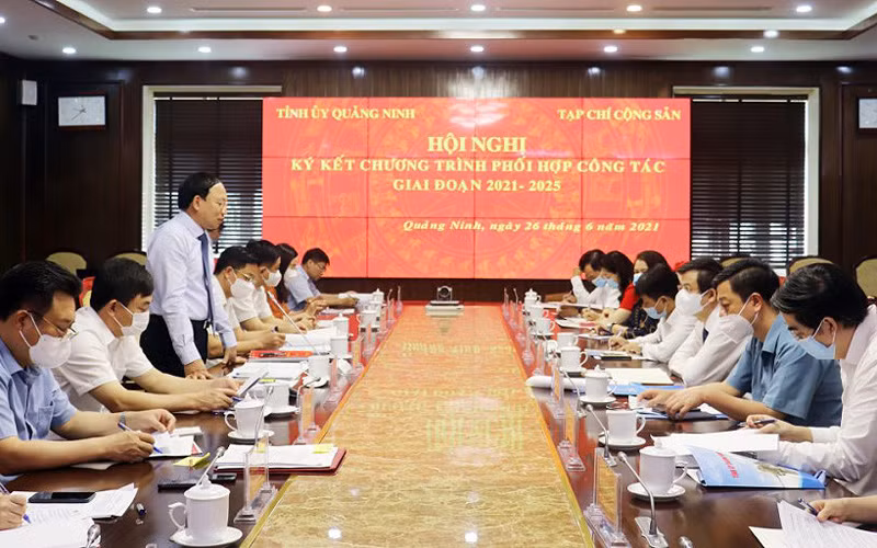 Tiếp tục đúc kết và đưa lý luận vào thực tiễn một cách hiệu quả -0