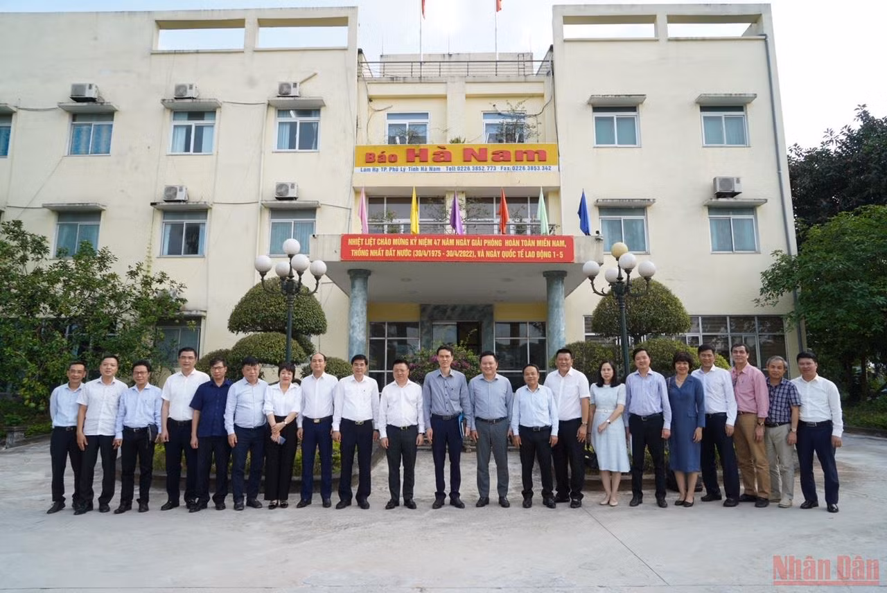 Tổng Biên tập Báo Nhân Dân làm việc với Tỉnh ủy Hà Nam -0