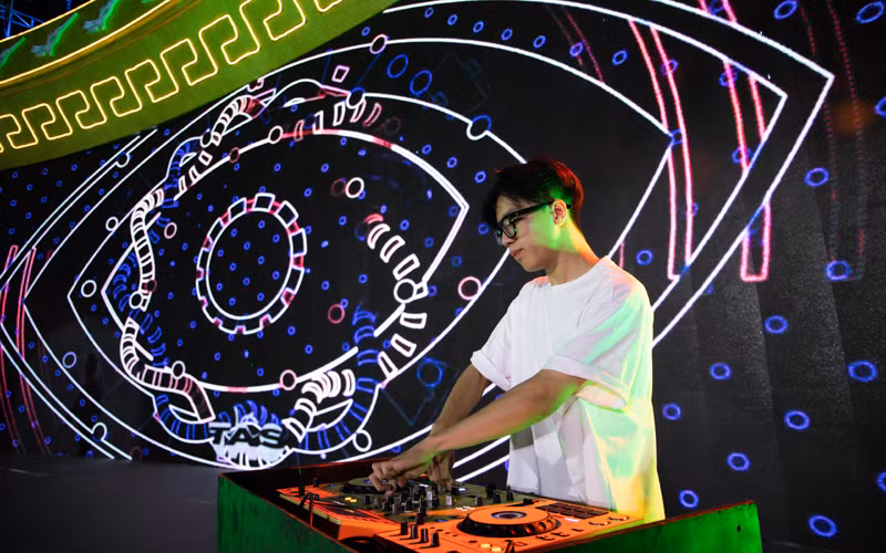 Đêm nhạc R&B Sun Fest Sầm Sơn 11/6: Cuộc hội ngộ của những cá tính âm nhạc trẻ -0