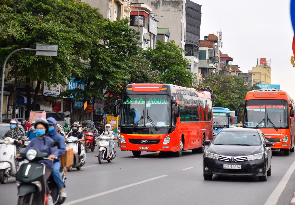 Giao thông thông thoáng khi người dân trở về Hà Nội -0