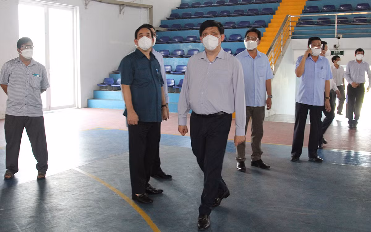 Khảo sát thành lập Trung tâm hồi sức cấp cứu Covid-19 tại Vĩnh Long -0