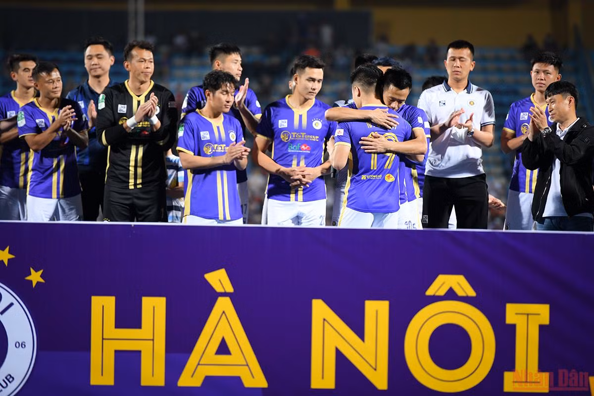 CLB Hà Nội giành chiến thắng đậm trong ngày chia tay Quang Hải -0