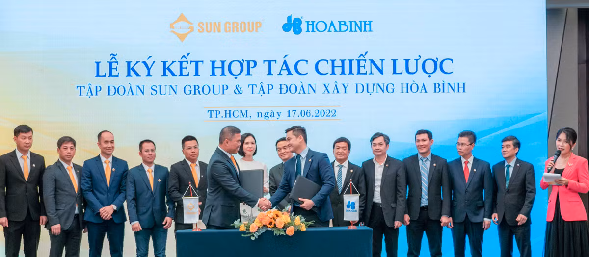 Tập đoàn Xây dựng Hòa Bình và Tập đoàn Sun Group ký kết hợp tác chiến lược -0