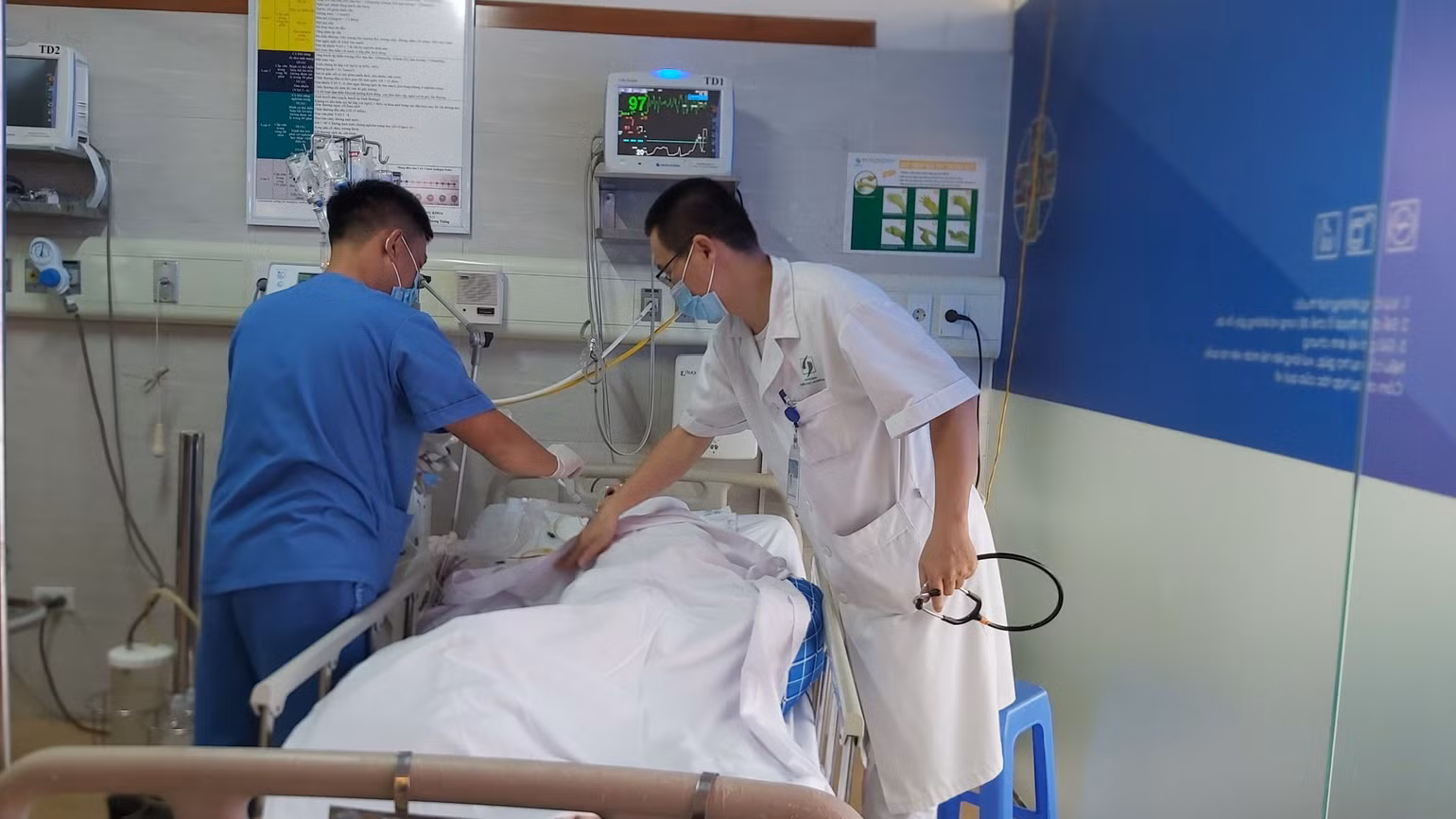 Gia tăng người cao tuổi đột quỵ trong đợt nắng nóng đỉnh điểm -0