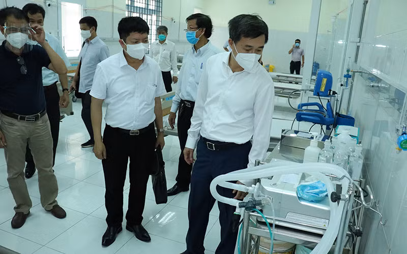 Số ca F0 tăng nhanh, Bình Dương gấp rút chuyển mô hình điều trị tháp 