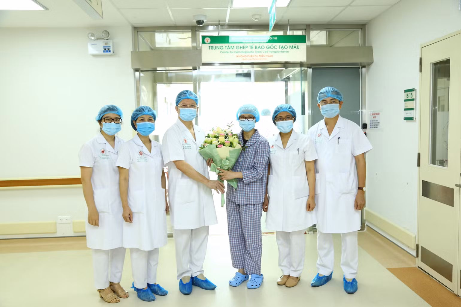 Lần đầu tiên, Việt Nam ứng dụng tế bào gốc CD 34 điều trị bệnh nhược cơ -0