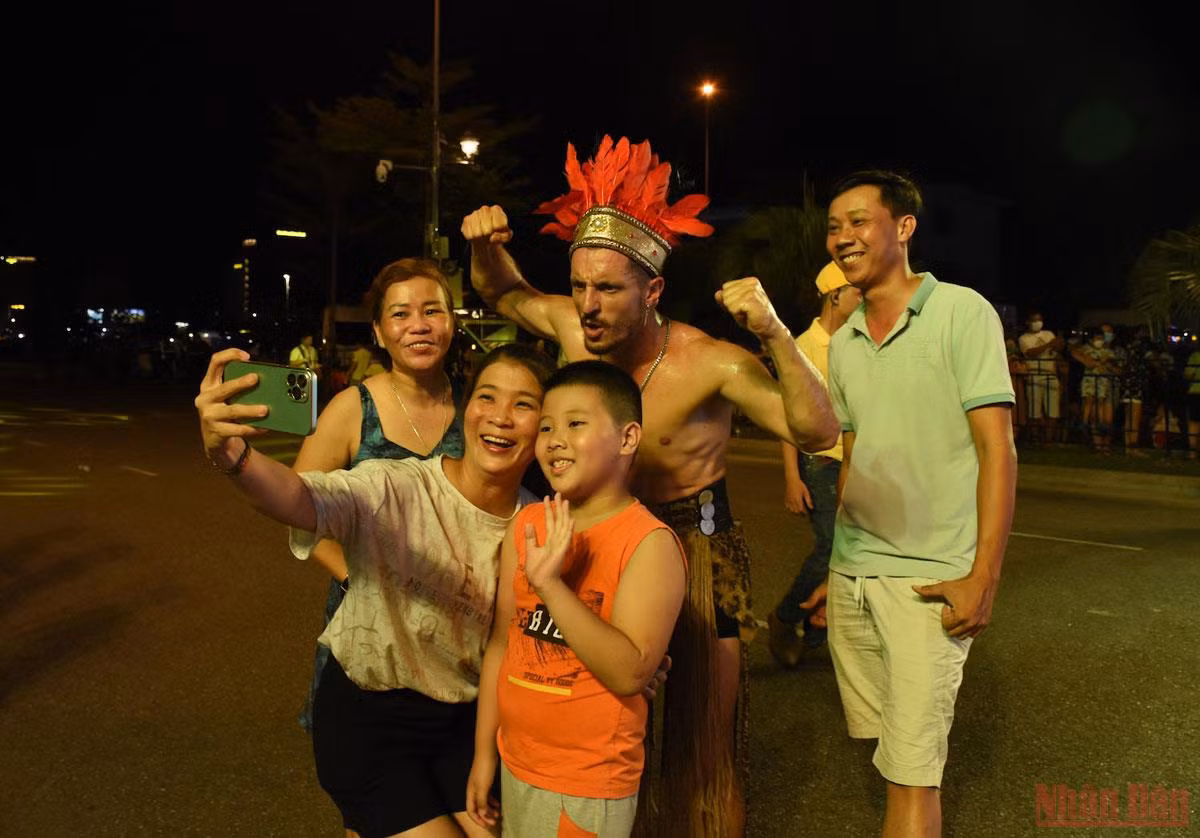 Sôi động Carnival đường phố “Take me to the Sun” tại Đà Nẵng -0