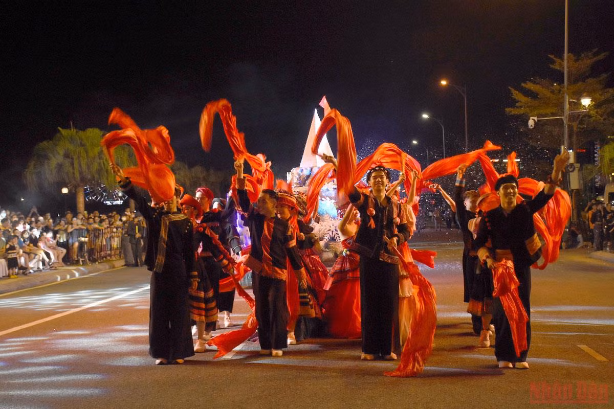 Sôi động Carnival đường phố “Take me to the Sun” tại Đà Nẵng -0