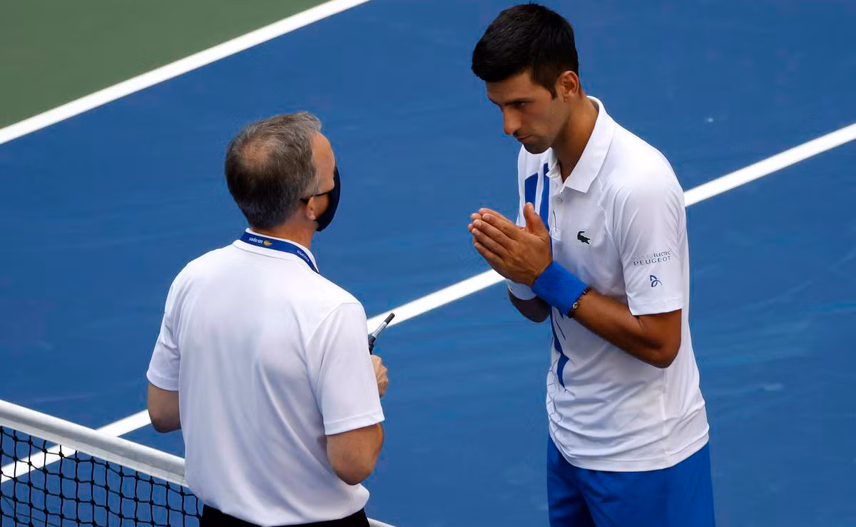 Djokovic bị loại khỏi US Open 2020 -0