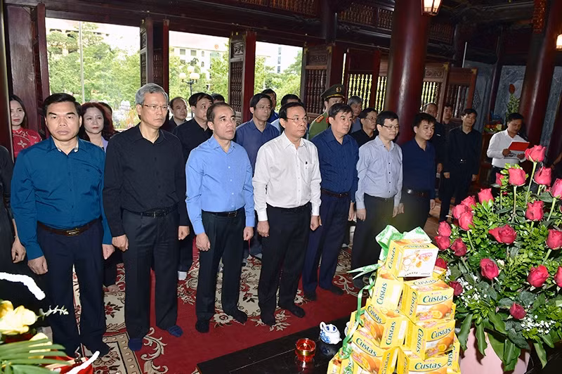 Văn phòng T.Ư Đảng tặng quà gia đình chính sách, người có công ở Tuyên Quang -0