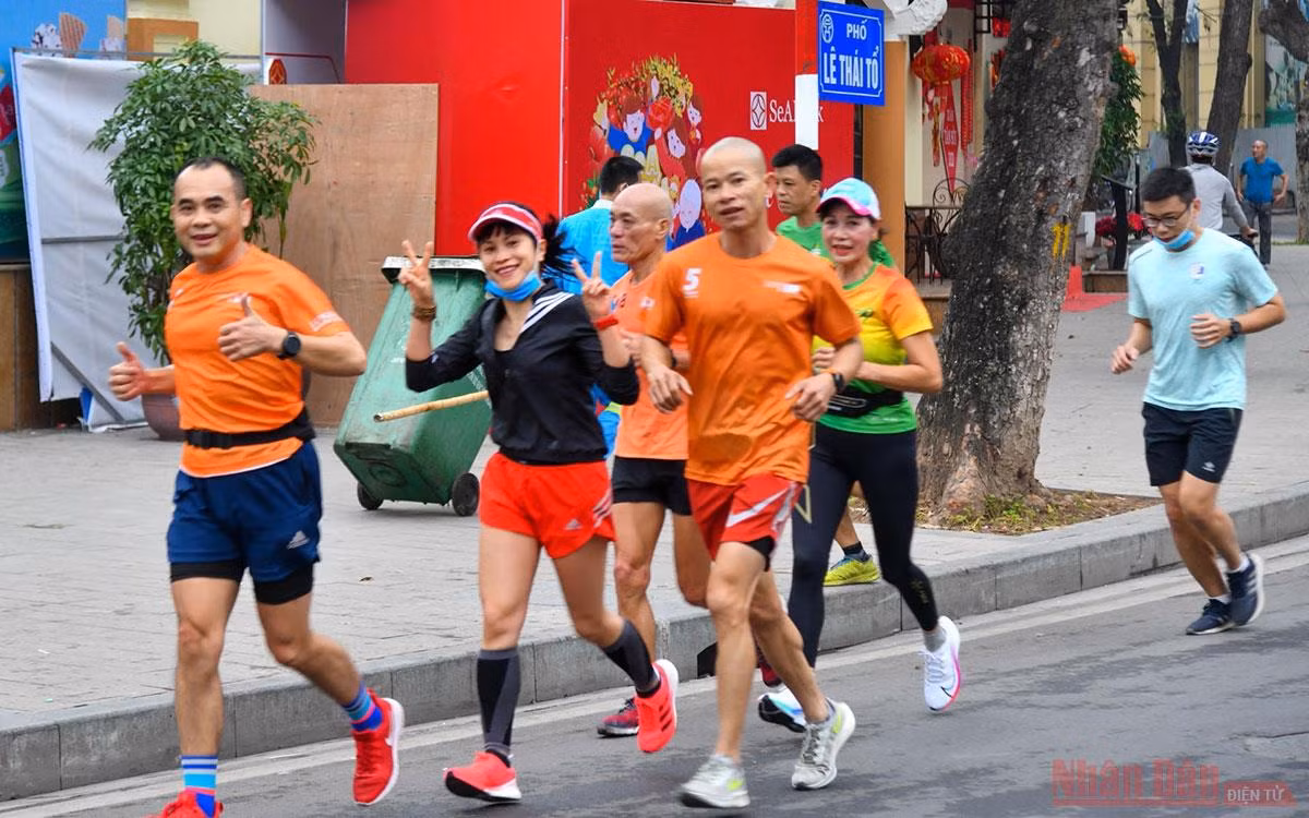 Hà Nội thanh bình trong sớm mùng 1 Tết -0