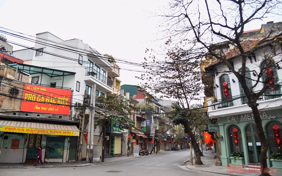 Hà Nội thanh bình trong sớm mùng 1 Tết -0