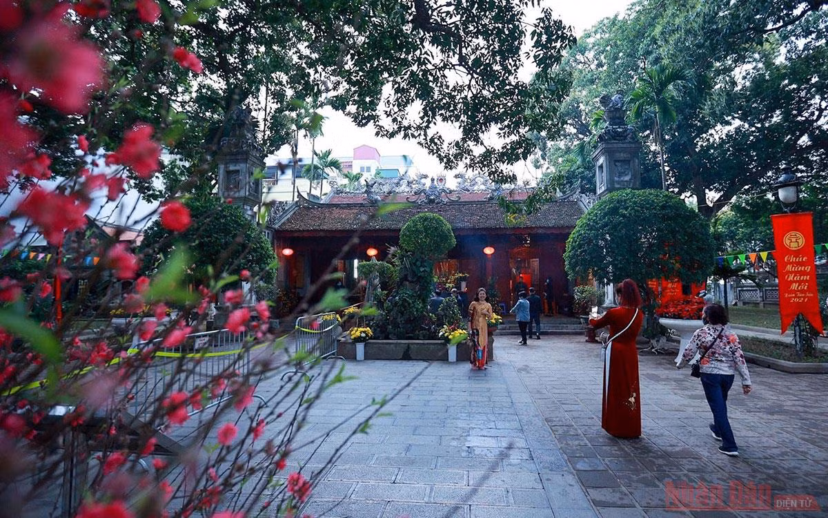 Hà Nội thanh bình trong sớm mùng 1 Tết -0