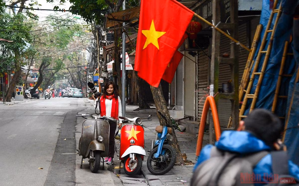 Hà Nội thanh bình trong sớm mùng 1 Tết -0