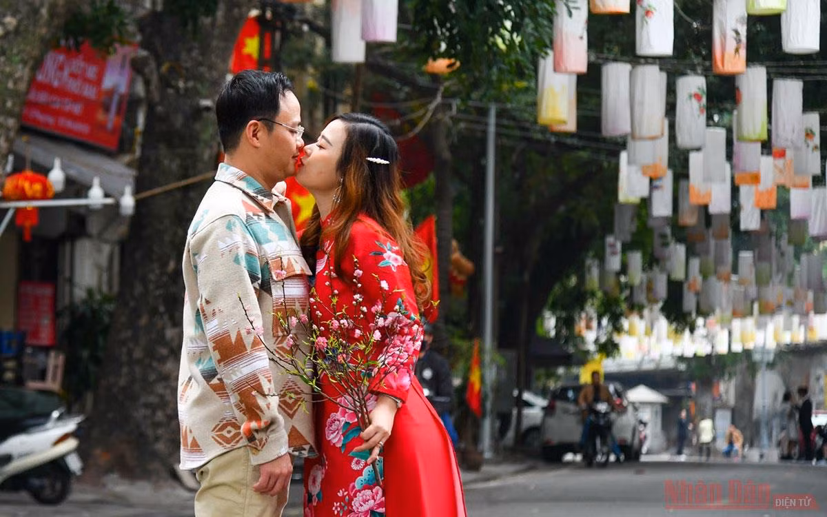 Hà Nội thanh bình trong sớm mùng 1 Tết -0