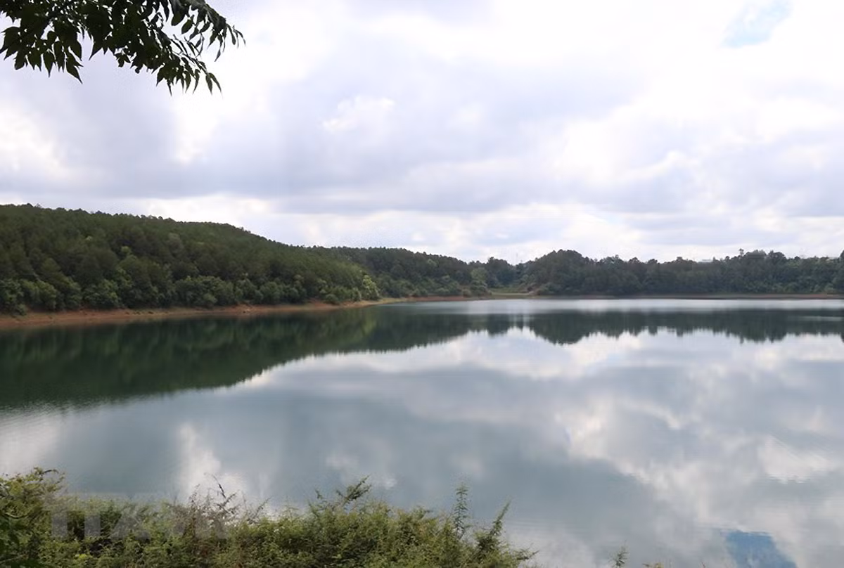 Khám phá Biển Hồ - điểm nhấn của du lịch Gia Lai -0