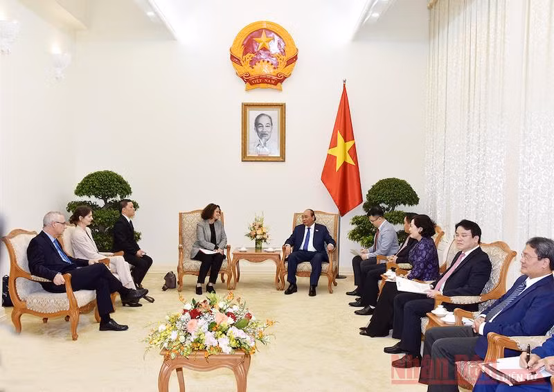 Thủ tướng Nguyễn Xuân Phúc tiếp Điều phối viên thường trú LHQ và Giám đốc quốc gia WB tại Việt Nam -0