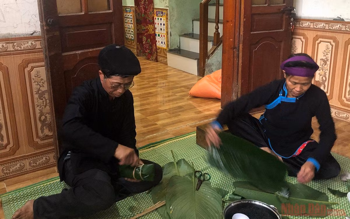 Độc đáo bánh chưng đen Na Kim -0