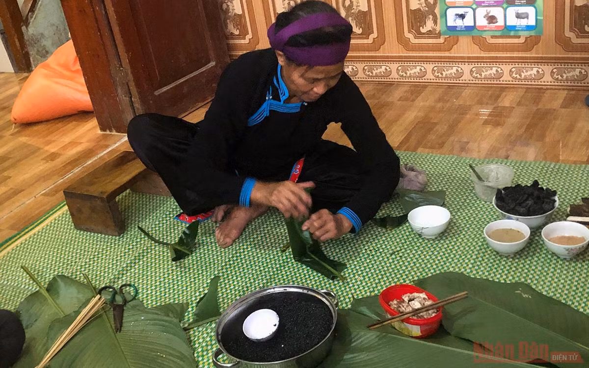 Độc đáo bánh chưng đen Na Kim -0