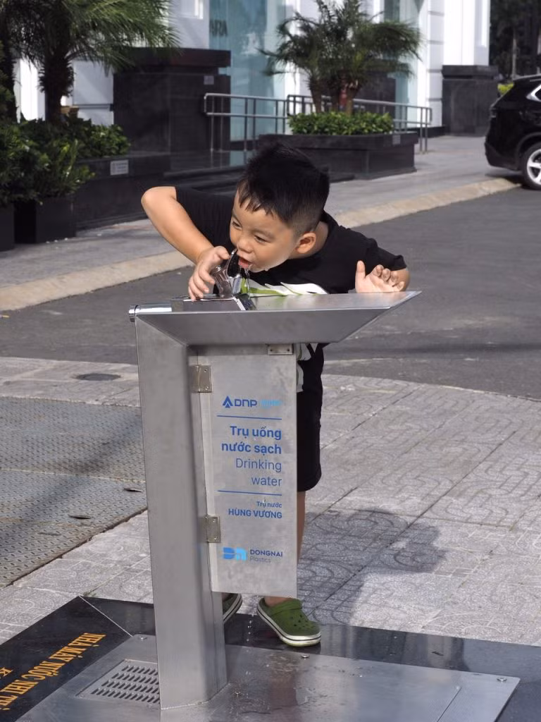 Khánh thành 3 trụ nước uống sạch miễn phí phục vụ cộng đồng tại Bình Thuận -0