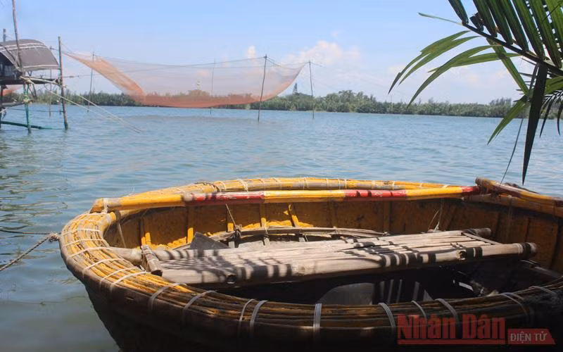 Đắm hồn trưa trên sông Thu Bồn -0