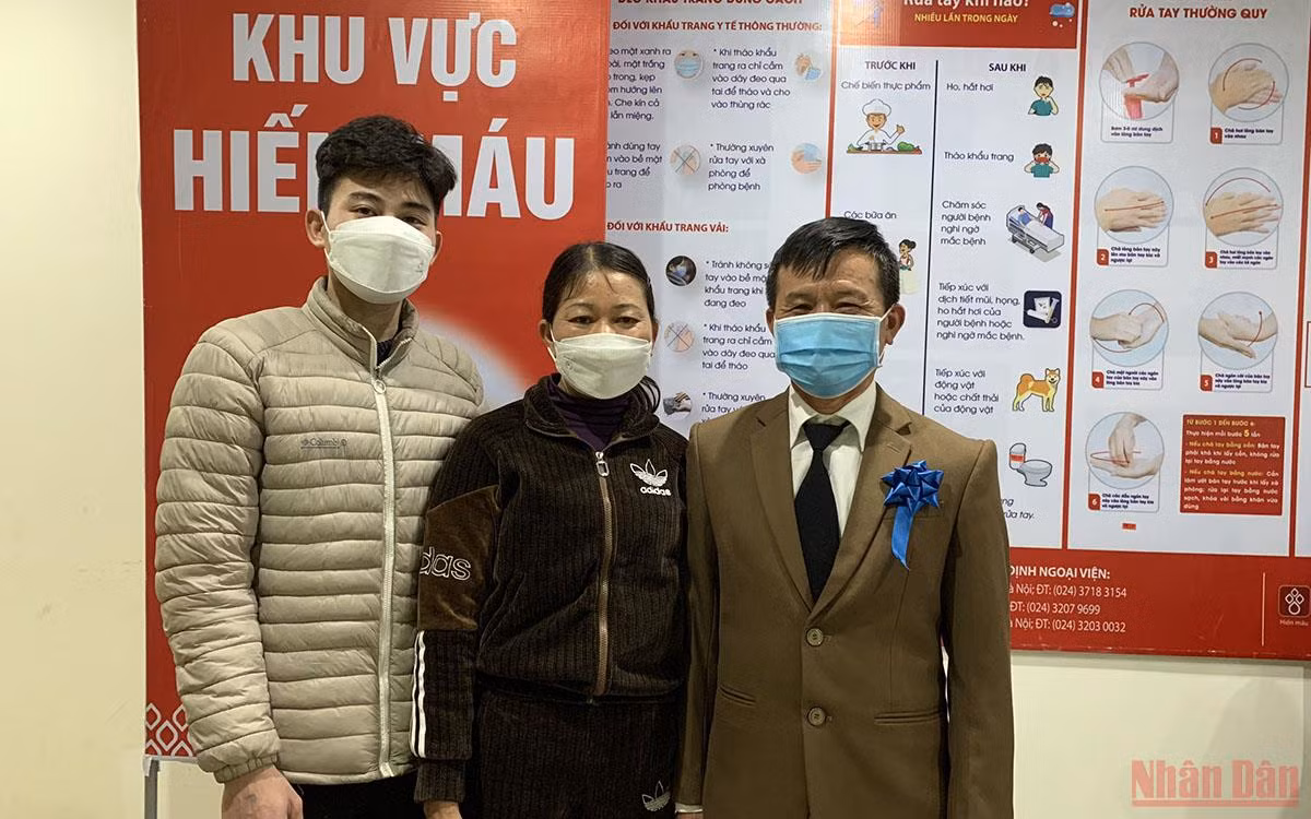 Những người cho đi ngàn hy vọng -0