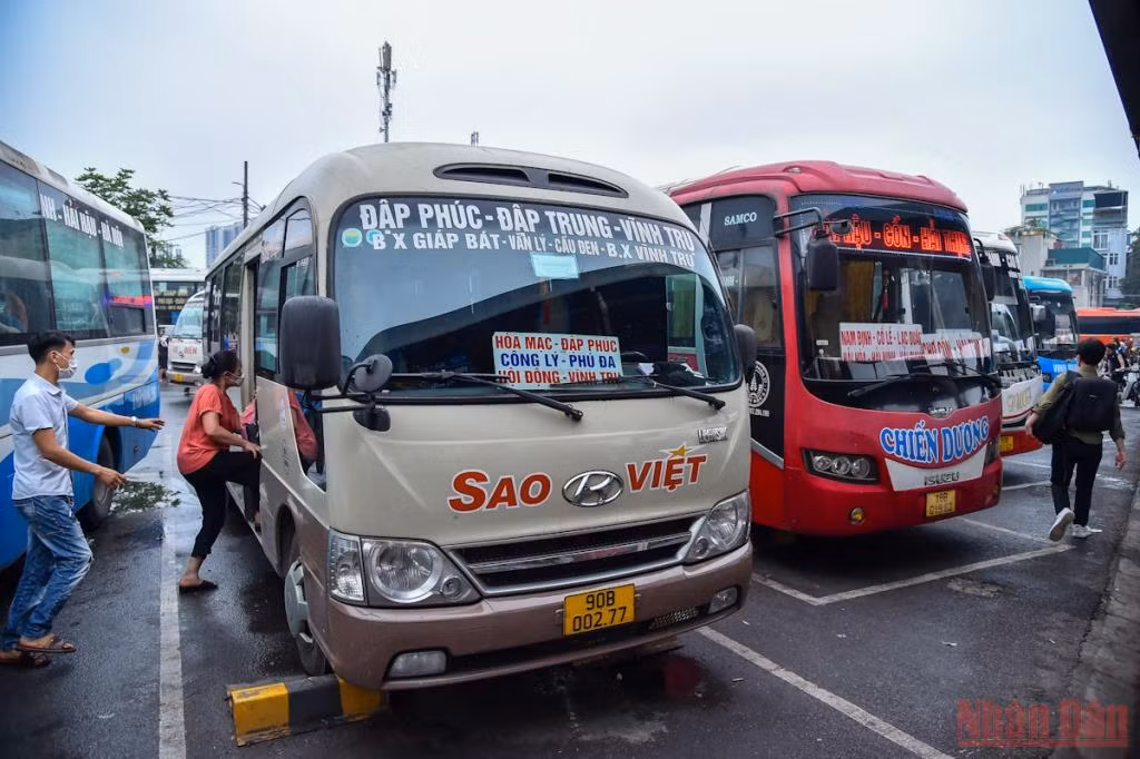 Đường phố Hà Nội ùn tắc trước kỳ nghỉ lễ 30/4-1/5 -0