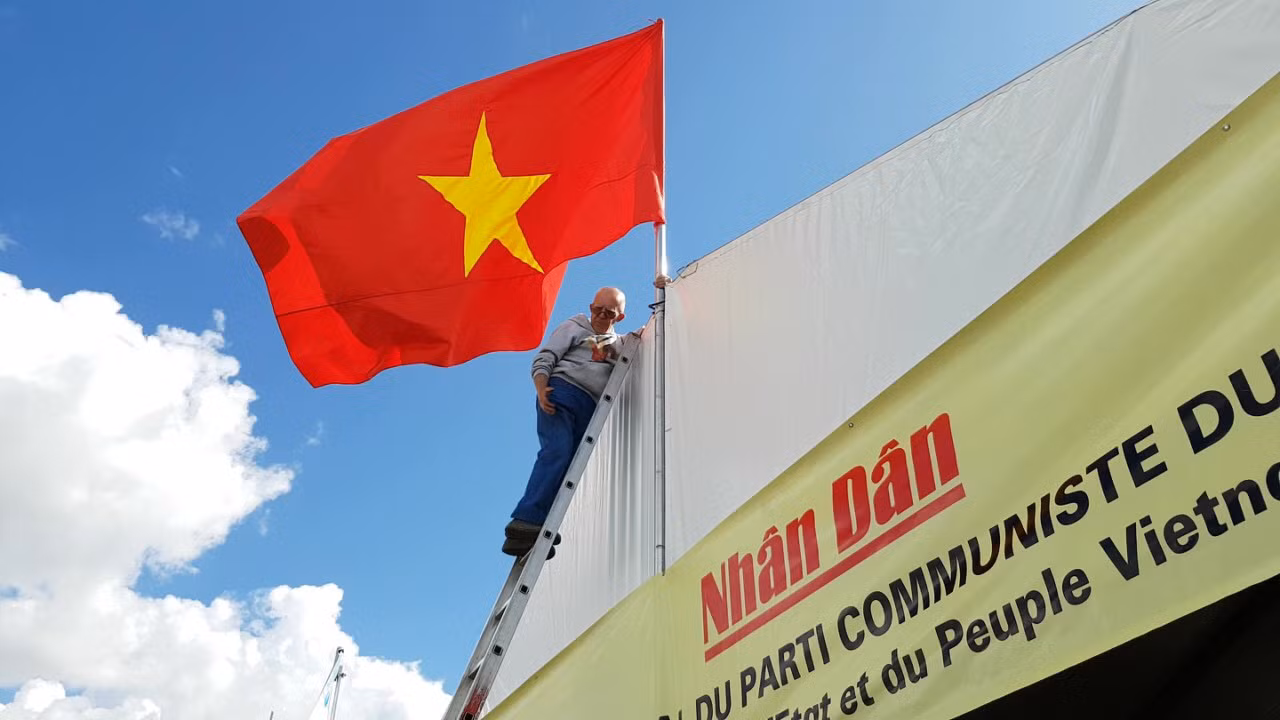 Mừng Báo Nhân Dân 70 năm đồng hành cùng dân tộc -0