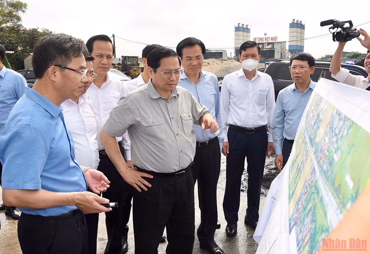 Thủ tướng Phạm Minh Chính thăm công nhân ở khu công nghiệp tỉnh Bắc Giang -1