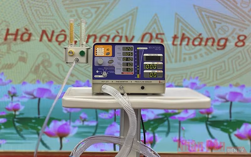 Tiếp nhận 500 máy thở MV20 trị giá 120 tỷ đồng từ Đại học Văn Lang và Tập đoàn Vạn Thịnh Phát -0